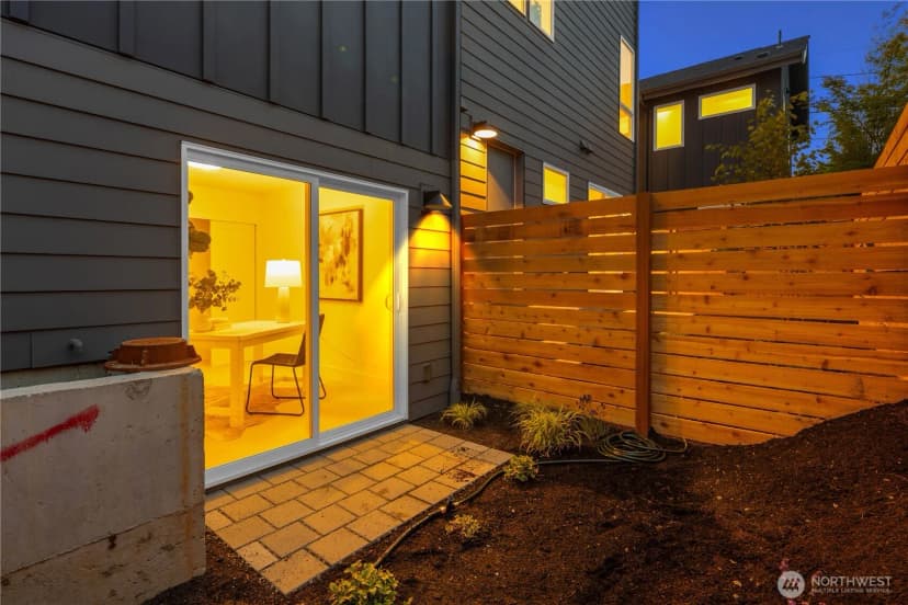 Property photo for 2618 E Roy Street, Seattle photo 27