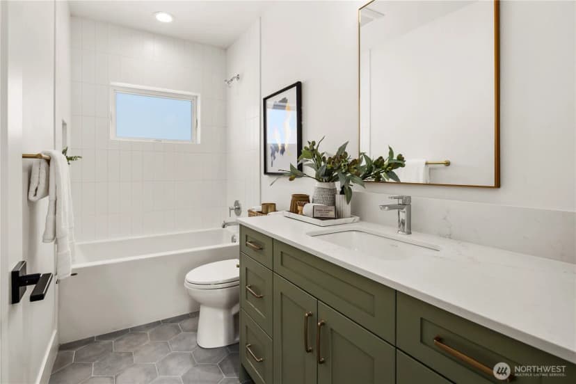 Property photo for 2618 E Roy Street, Seattle photo 21