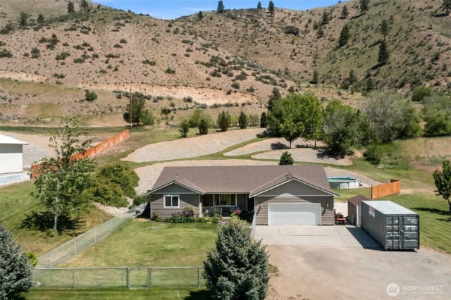 Property photo for 6132 Entiat River Road, Entiat photo 2
