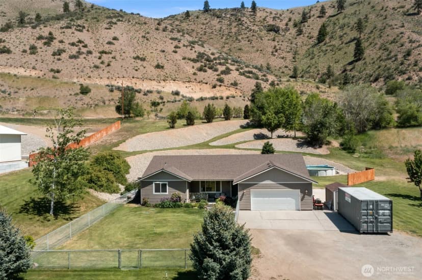 Property photo for 6132 Entiat River Road, Entiat photo 2