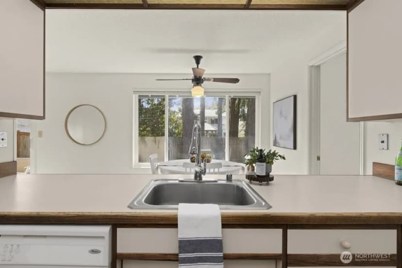 Property photo for 7607 Emerald Drive Sw, Lakewood photo 12