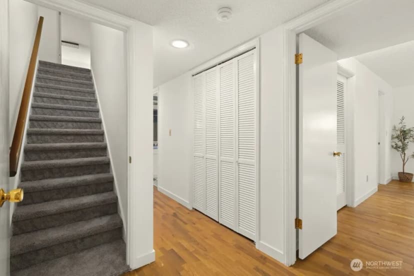 Property photo for 7607 Emerald Drive Sw, Lakewood photo 25