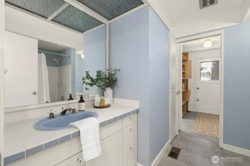 Property photo for 7607 Emerald Drive Sw, Lakewood photo 19