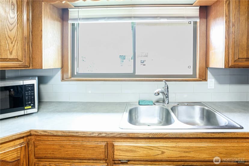 Property photo for 10510 33rd Street E, Edgewood photo 11