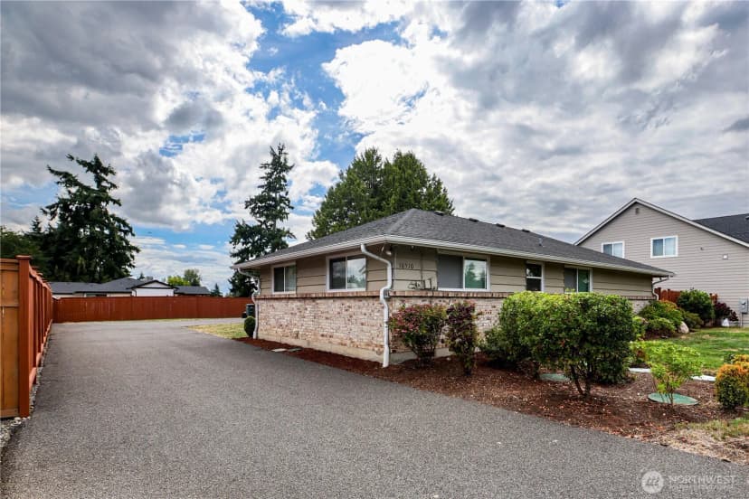 Property photo for 10510 33rd Street E, Edgewood photo 3