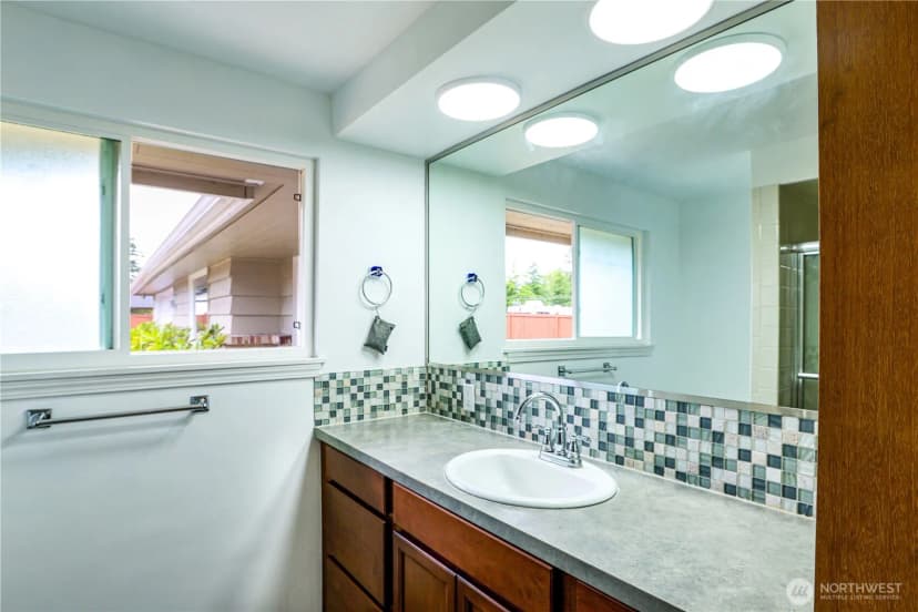 Property photo for 10510 33rd Street E, Edgewood photo 28