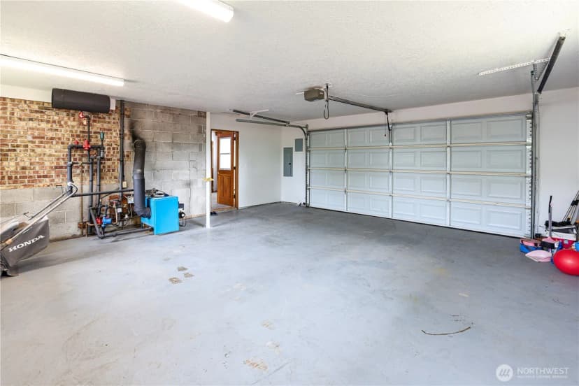 Property photo for 10510 33rd Street E, Edgewood photo 16