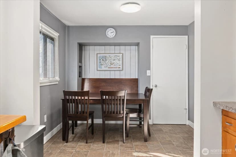 Property photo for 10019 Interlake Avenue N, Seattle photo 14