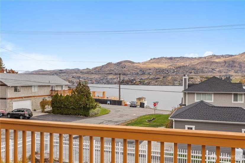 Property photo for 2044 W Woodin Avenue, Chelan photo 31
