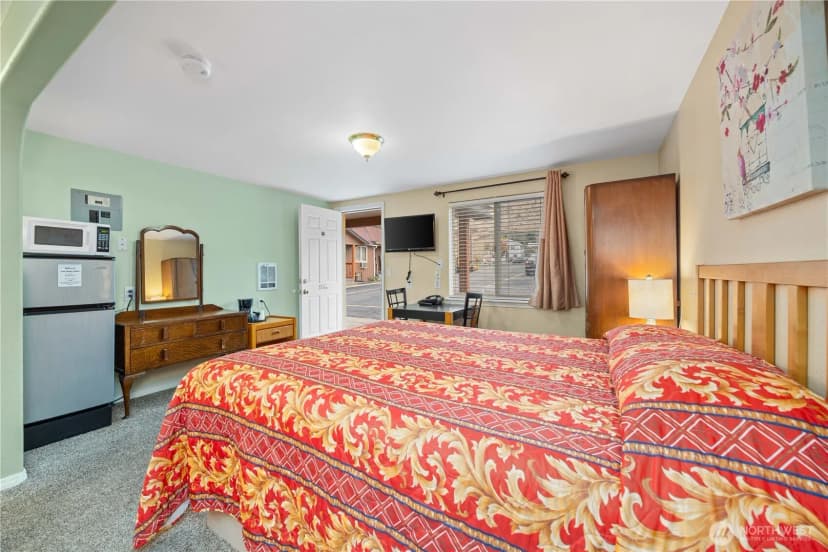 Property photo for 2044 W Woodin Avenue, Chelan photo 20