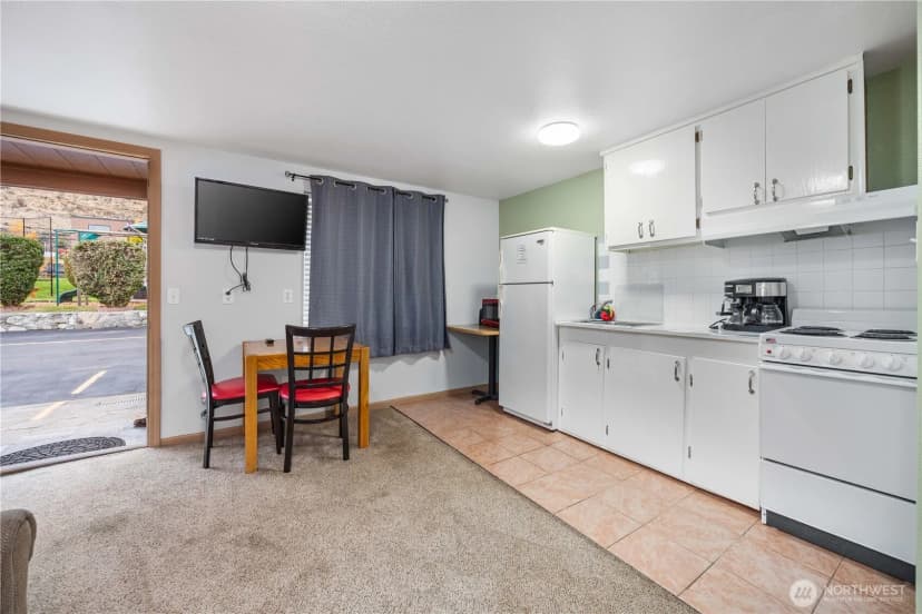 Property photo for 2044 W Woodin Avenue, Chelan photo 18