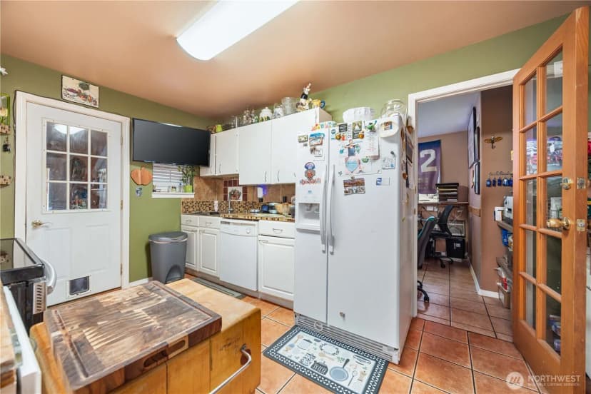 Property photo for 2044 W Woodin Avenue, Chelan photo 27