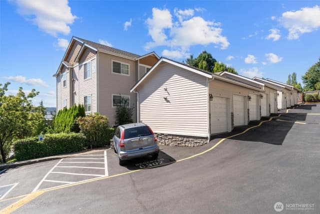 Property photo for 8808 Redmond Woodinville Road Ne #c202, Redmond photo 2