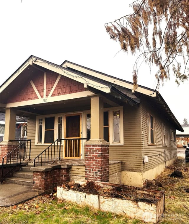 Property photo for 528 Cascade Street, Wenatchee photo 2