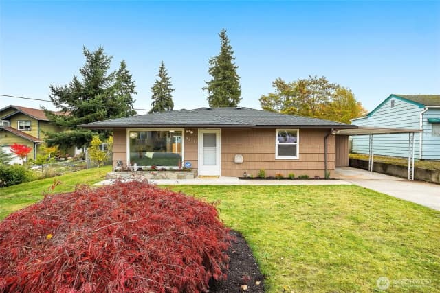 Property photo for 5711 Lombard Avenue #1, Everett photo 2
