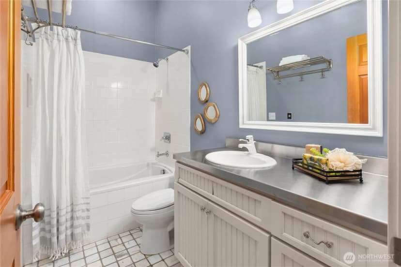 Property photo for 4817 91st Avenue Se, Mercer Island photo 18