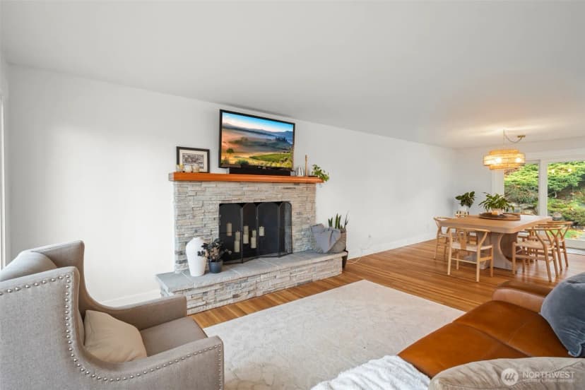 Property photo for 21240 5th Avenue S, Des Moines photo 18