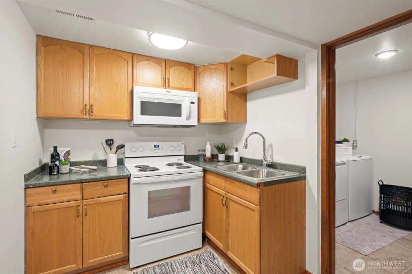 Property photo for 21240 5th Avenue S, Des Moines photo 34