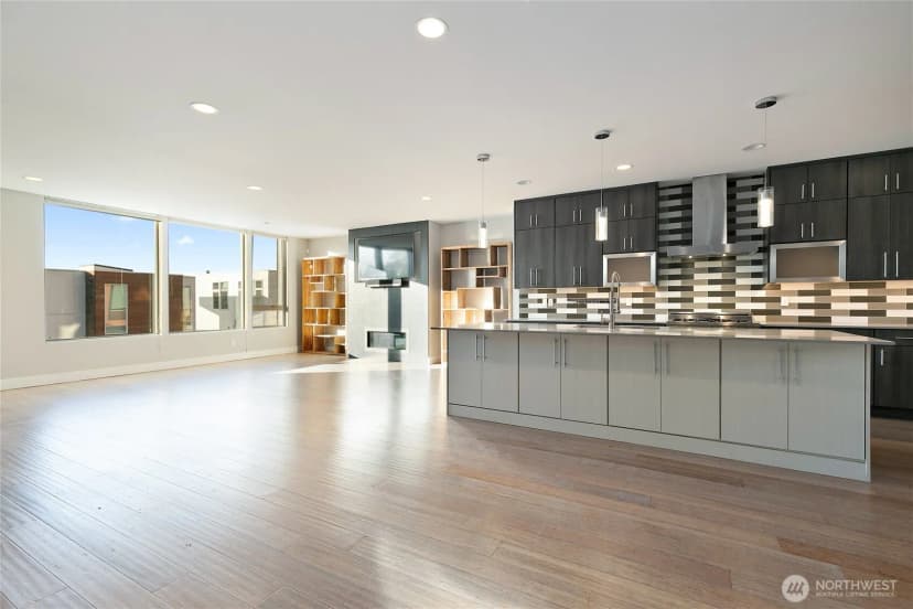 Property photo for 5030 Puget Boulevard Sw, Seattle photo 2