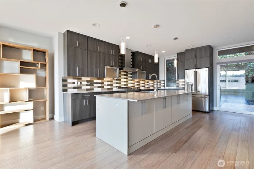 Property photo for 5030 Puget Boulevard Sw, Seattle photo 6