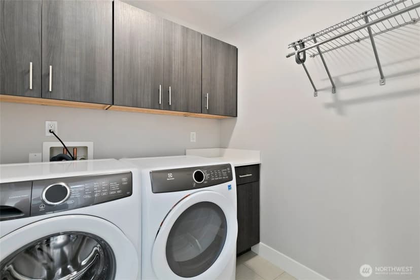 Property photo for 5030 Puget Boulevard Sw, Seattle photo 23