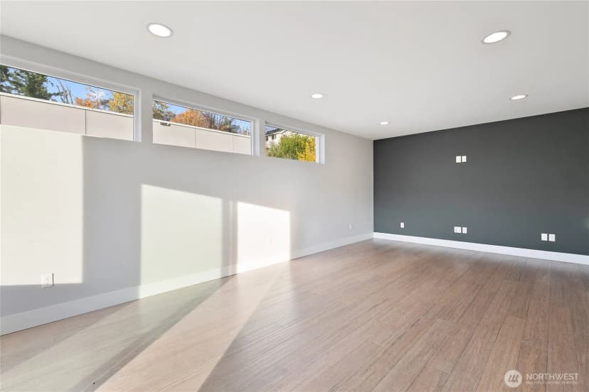 Property photo for 5030 Puget Boulevard Sw, Seattle photo 27