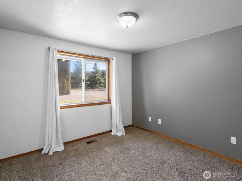 Property photo for 2142 Lewis River Road, Woodland photo 15