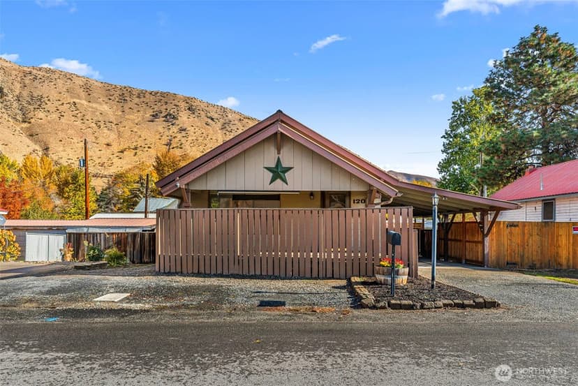 Property photo for 120 S Douglas Street, Cashmere photo 2
