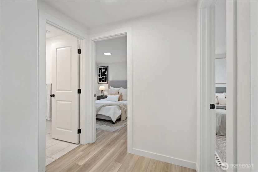 Property photo for 10050 12th Avenue Sw, Seattle photo 15