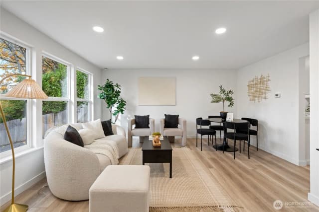 Property photo for 10050 12th Avenue Sw, Seattle photo 5