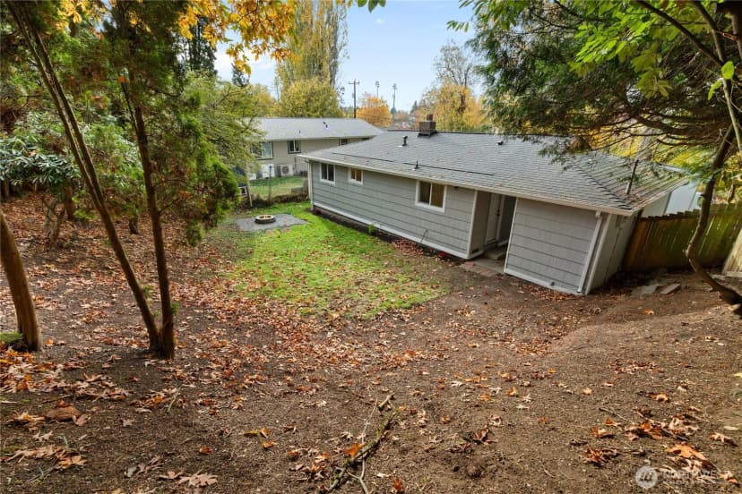 Property photo for 10050 12th Avenue Sw, Seattle photo 26