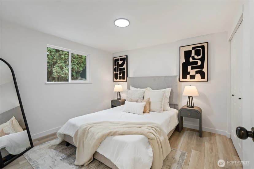 Property photo for 10050 12th Avenue Sw, Seattle photo 21