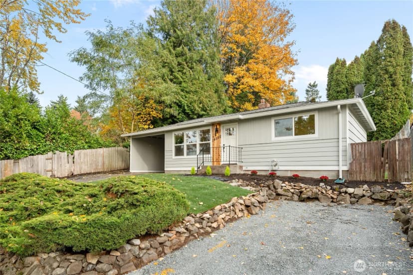 Property photo for 10050 12th Avenue Sw, Seattle photo 2