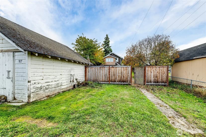 Property photo for 917 E 9th Street, Port Angeles photo 38