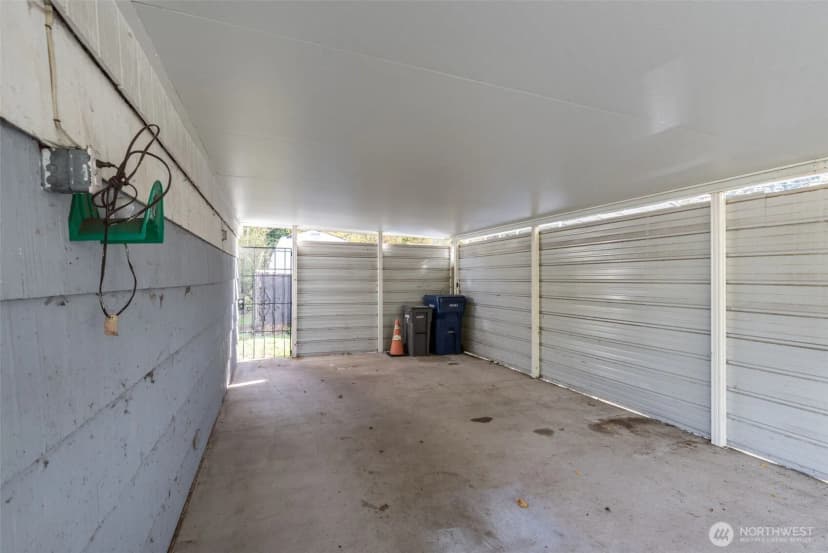 Property photo for 33526 18th Avenue S, Federal Way photo 20