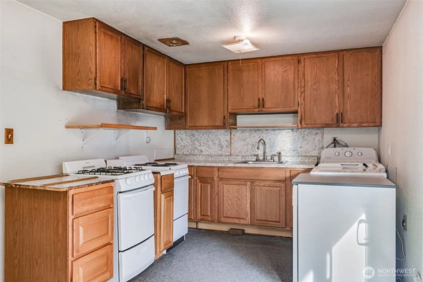 Property photo for 33526 18th Avenue S, Federal Way photo 6