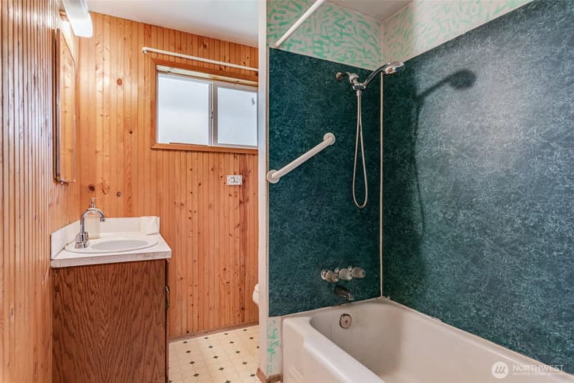 Property photo for 33526 18th Avenue S, Federal Way photo 11
