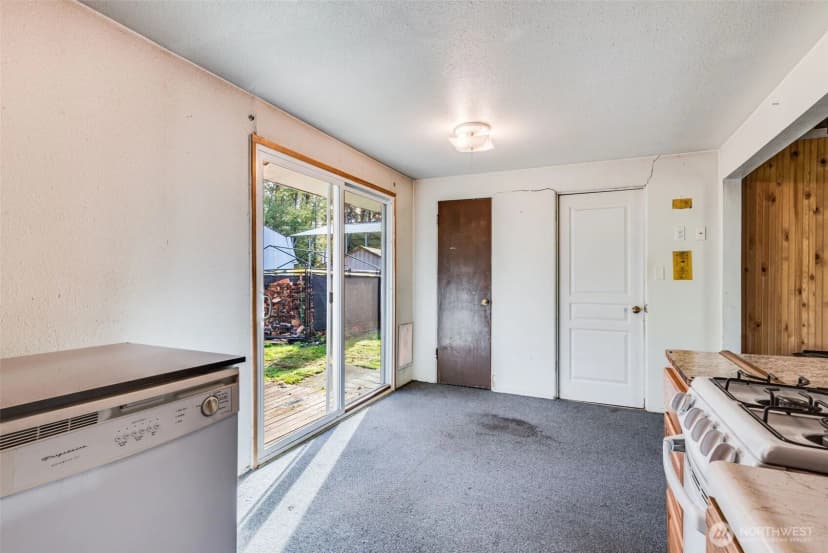 Property photo for 33526 18th Avenue S, Federal Way photo 8
