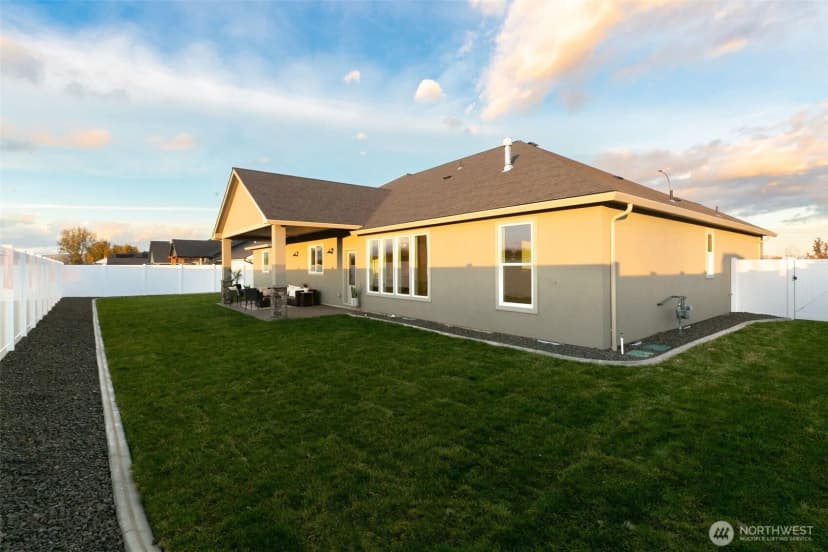 Property photo for 2210 S 96th Avenue, Yakima photo 30
