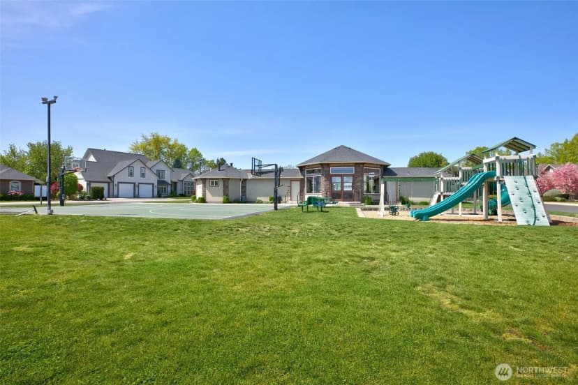 Property photo for 2210 S 96th Avenue, Yakima photo 40