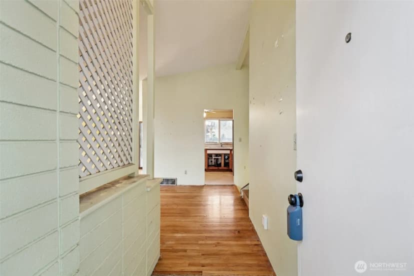 Property photo for 15424 Se 7th Place, Bellevue photo 3