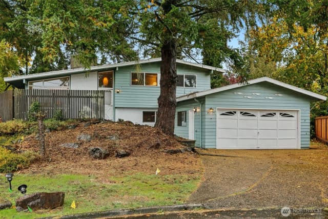 Property photo for 15424 Se 7th Place, Bellevue photo 2