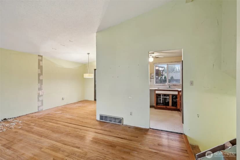 Property photo for 15424 Se 7th Place, Bellevue photo 4