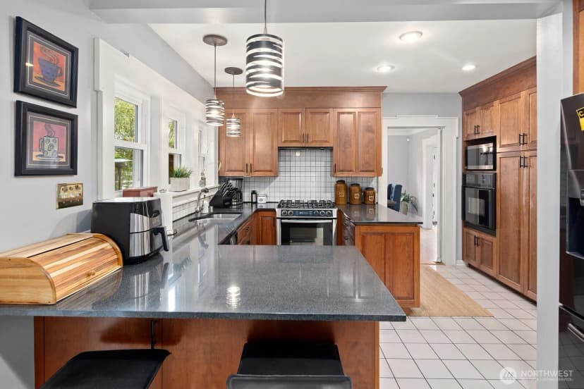Property photo for 445 36th Avenue, Seattle photo 14