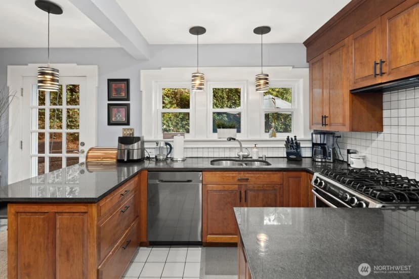 Property photo for 445 36th Avenue, Seattle photo 16