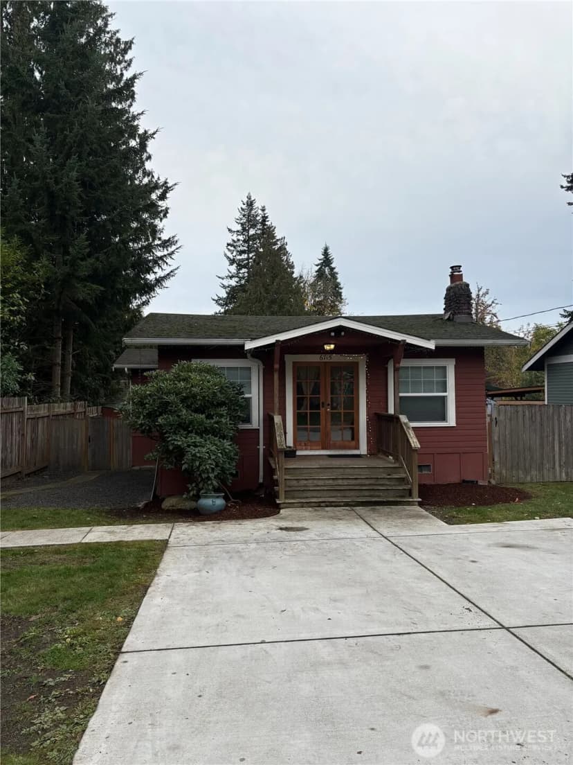 Property photo for 6715 Ne Pine Street, Suquamish photo 2