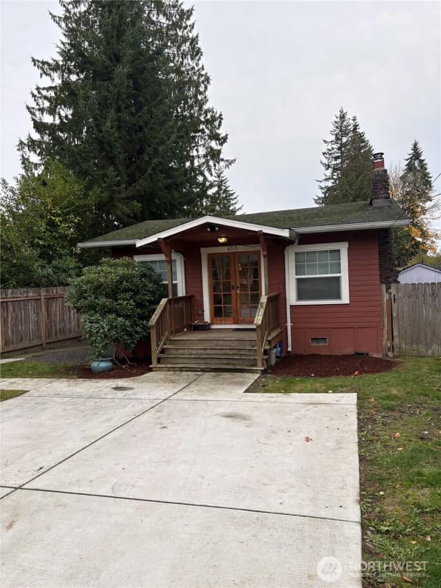Property photo for 6715 Ne Pine Street, Suquamish photo 4