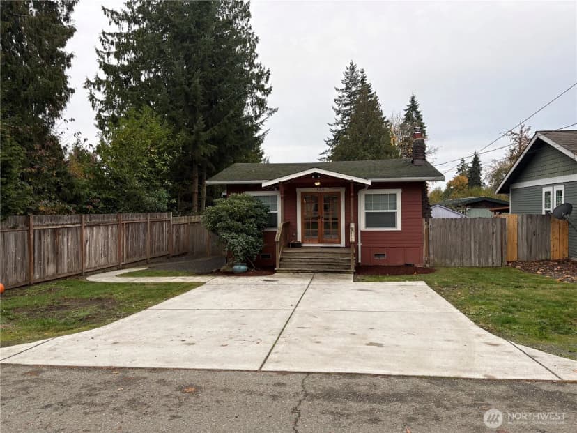 Property photo for 6715 Ne Pine Street, Suquamish photo 3