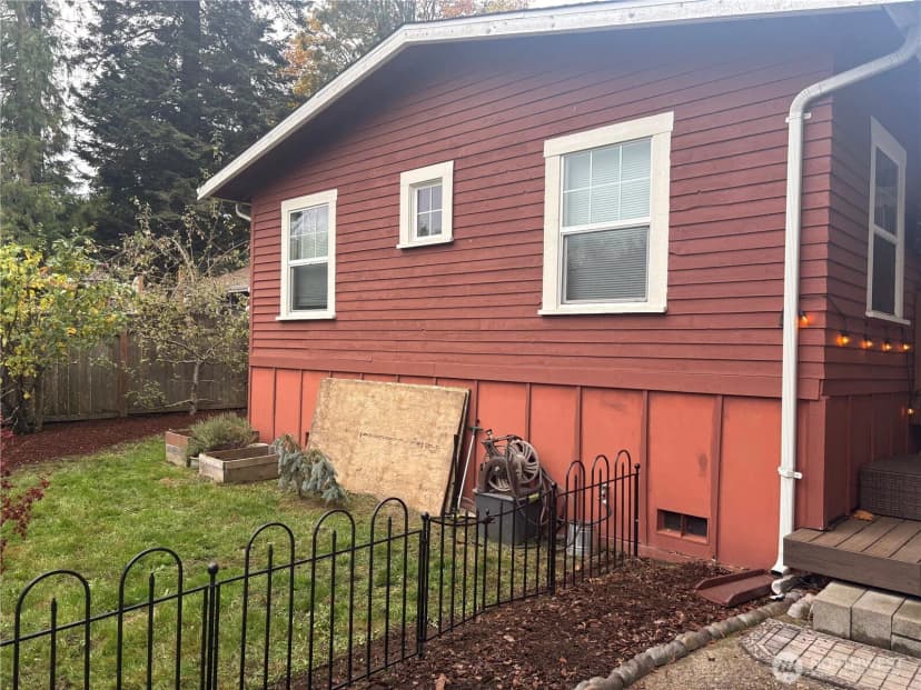 Property photo for 6715 Ne Pine Street, Suquamish photo 12