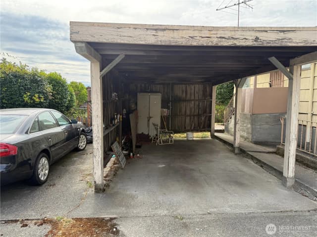 Property photo for 1709 S Juneau Street, Seattle photo 2